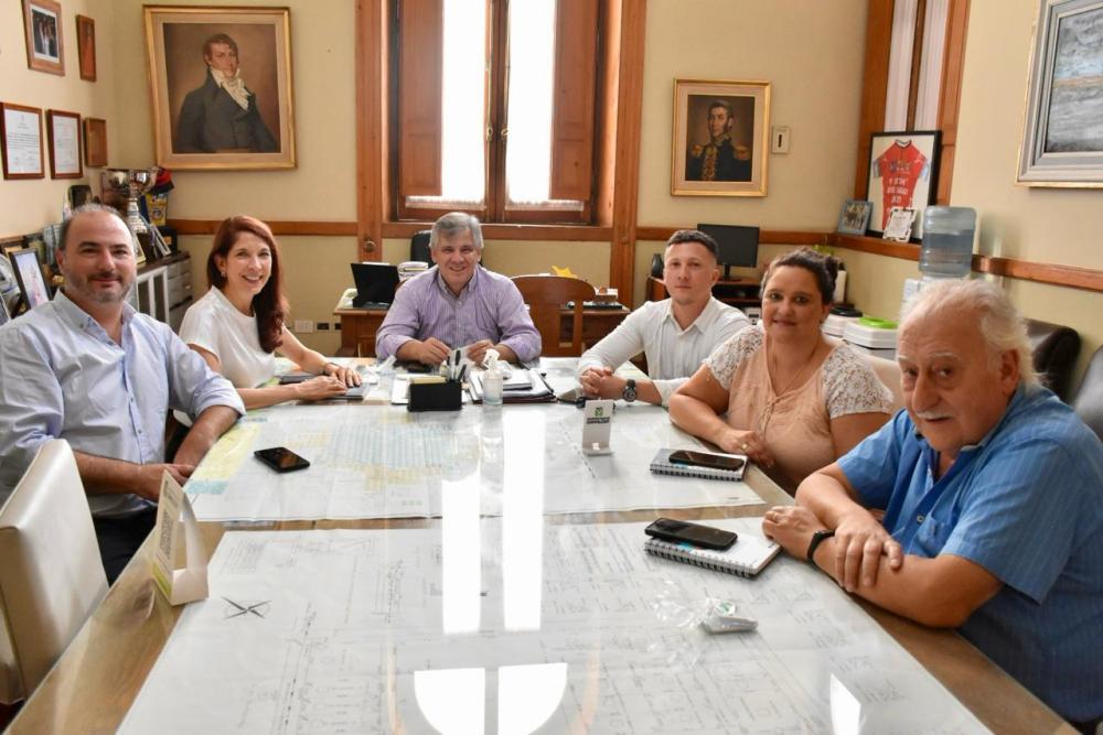 El intendente Guillermo Britos se reunió con el equipo Macro Gobiernos Digitales