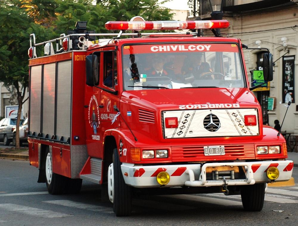 16:21hs Parte una dotación de Bomberos Voluntarios